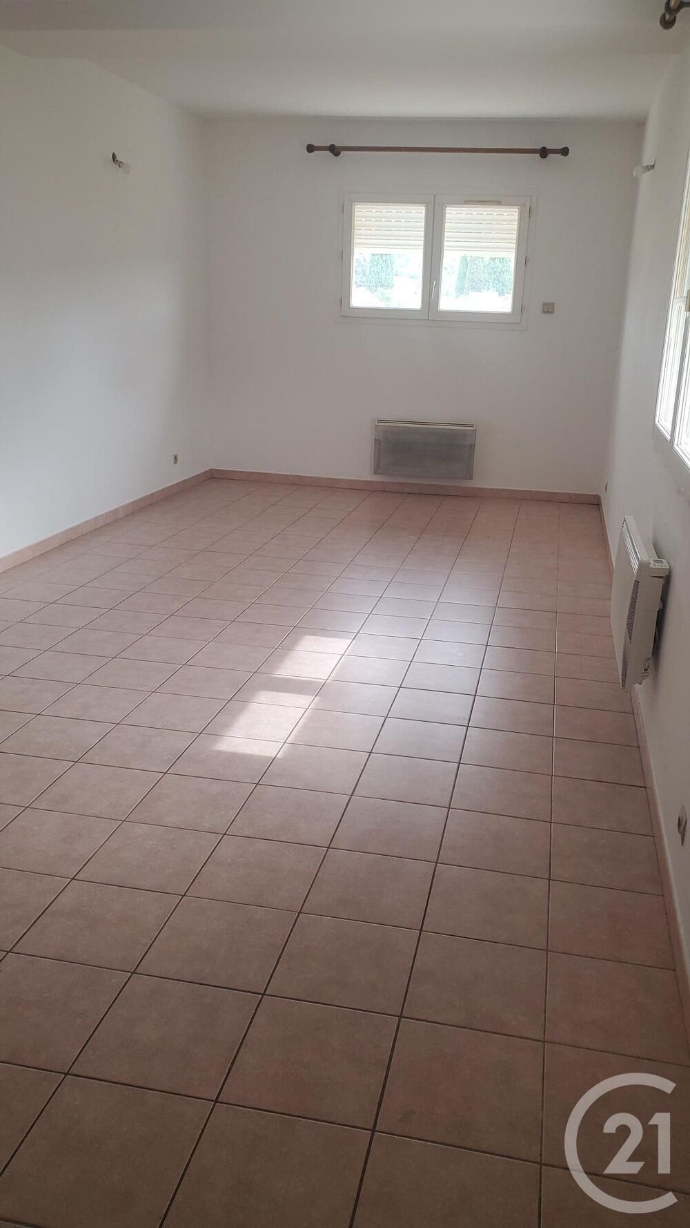 À la recherche d'un appartement lumineux à louer à Cavil....