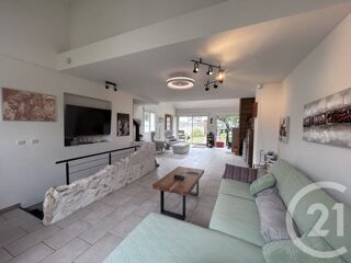  Maison à vendre 10 pièces 215 m²