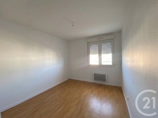  Appartement à louer 4 pièces 81 m²