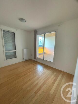location Appartement - 4 pièce(s) - 113 m² Calais (62100)