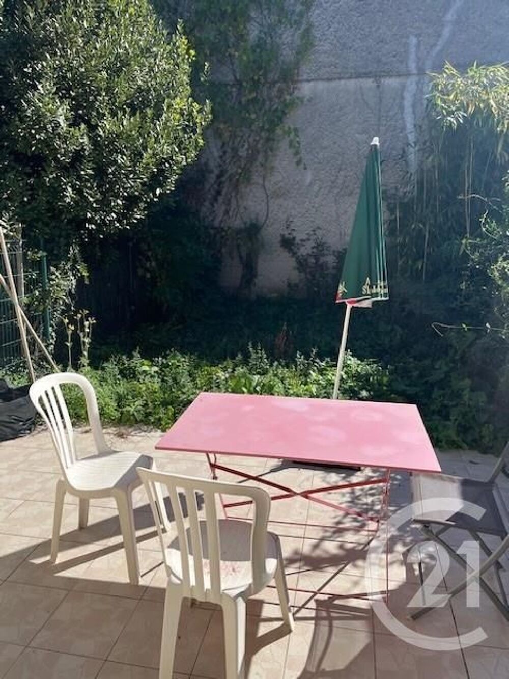 Pour investisseur, maison en copropriété bénévole de 5 l....