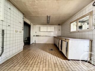  Appartement à louer 3 pièces 119 m²