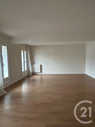 Appartement à louer 4 pièces 110 m²