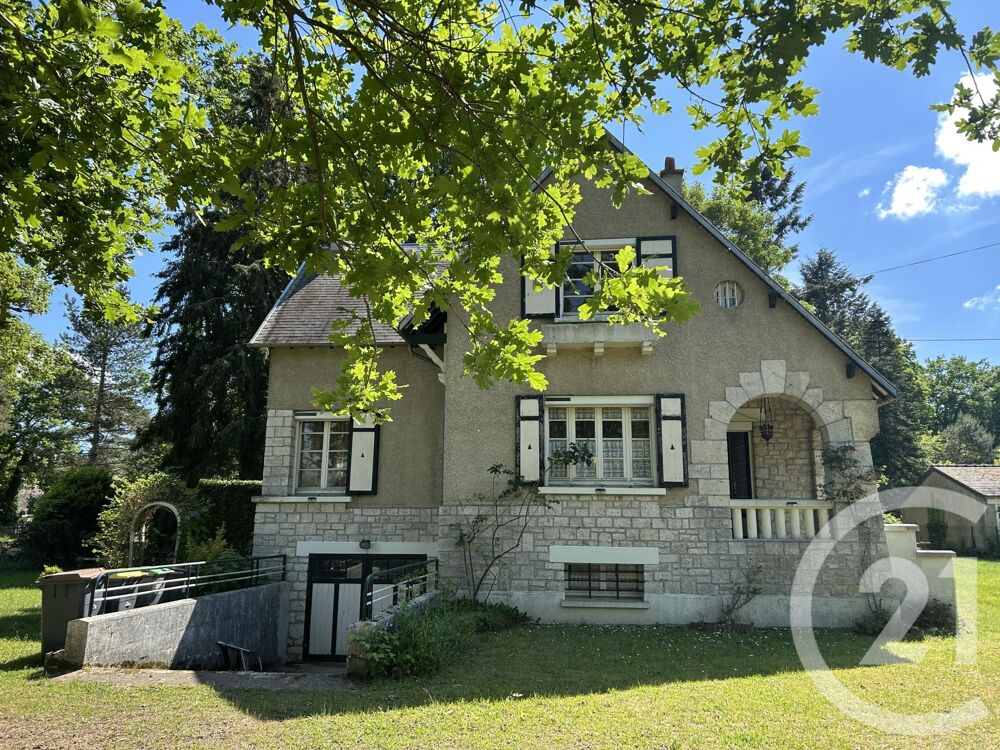 Découvrez cette charmante Maison située à Samois Sur Sei....