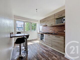  Appartement à louer 4 pièces 81 m²