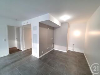  Appartement à louer 2 pièces 57 m²