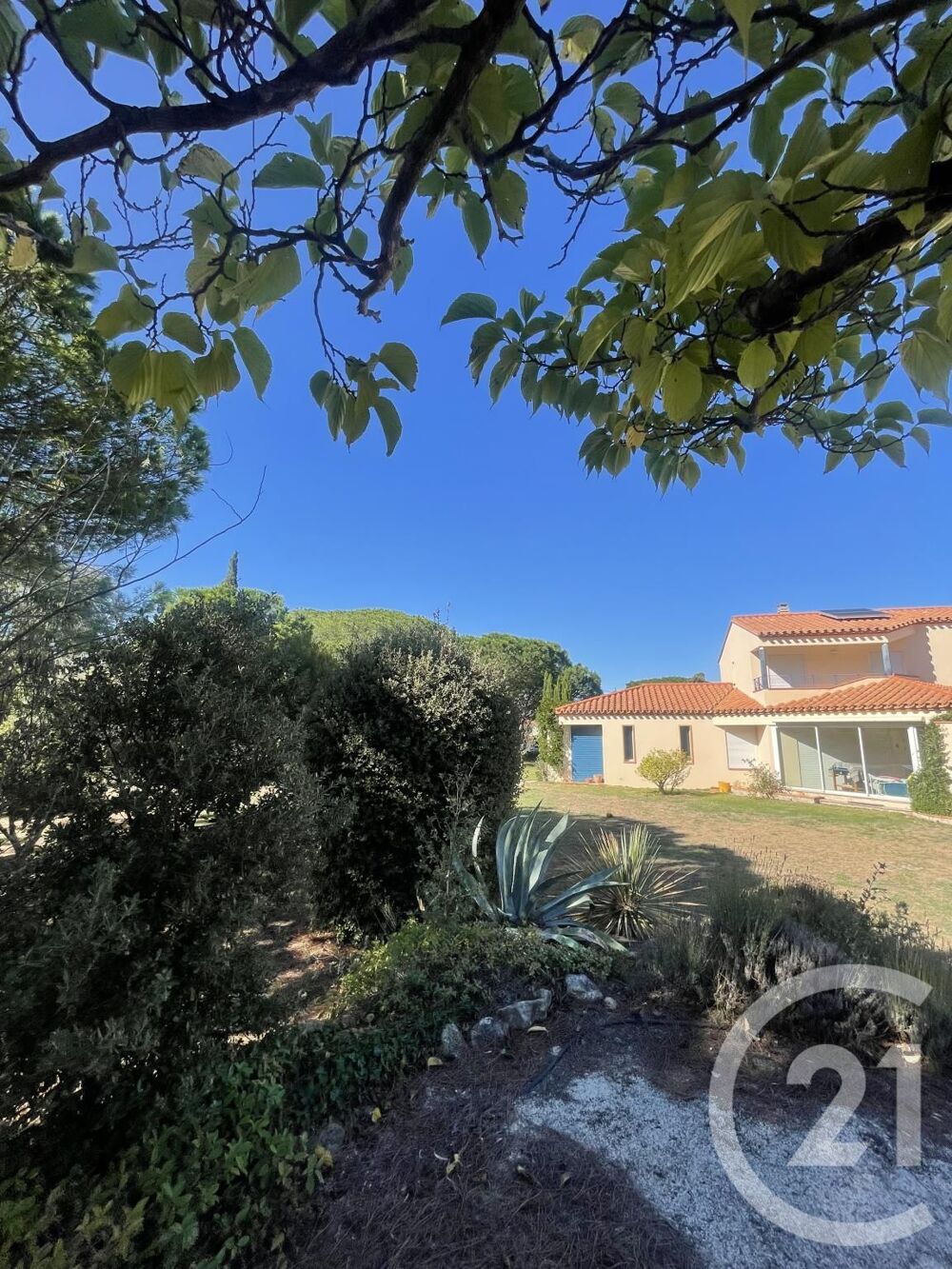 LOCATION SAISONNIERE Superbe maison avec piscine à l....