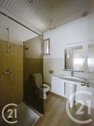  Appartement à louer 2 pièces 55 m²