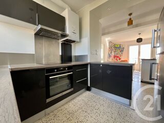  Appartement à louer 4 pièces 66 m²