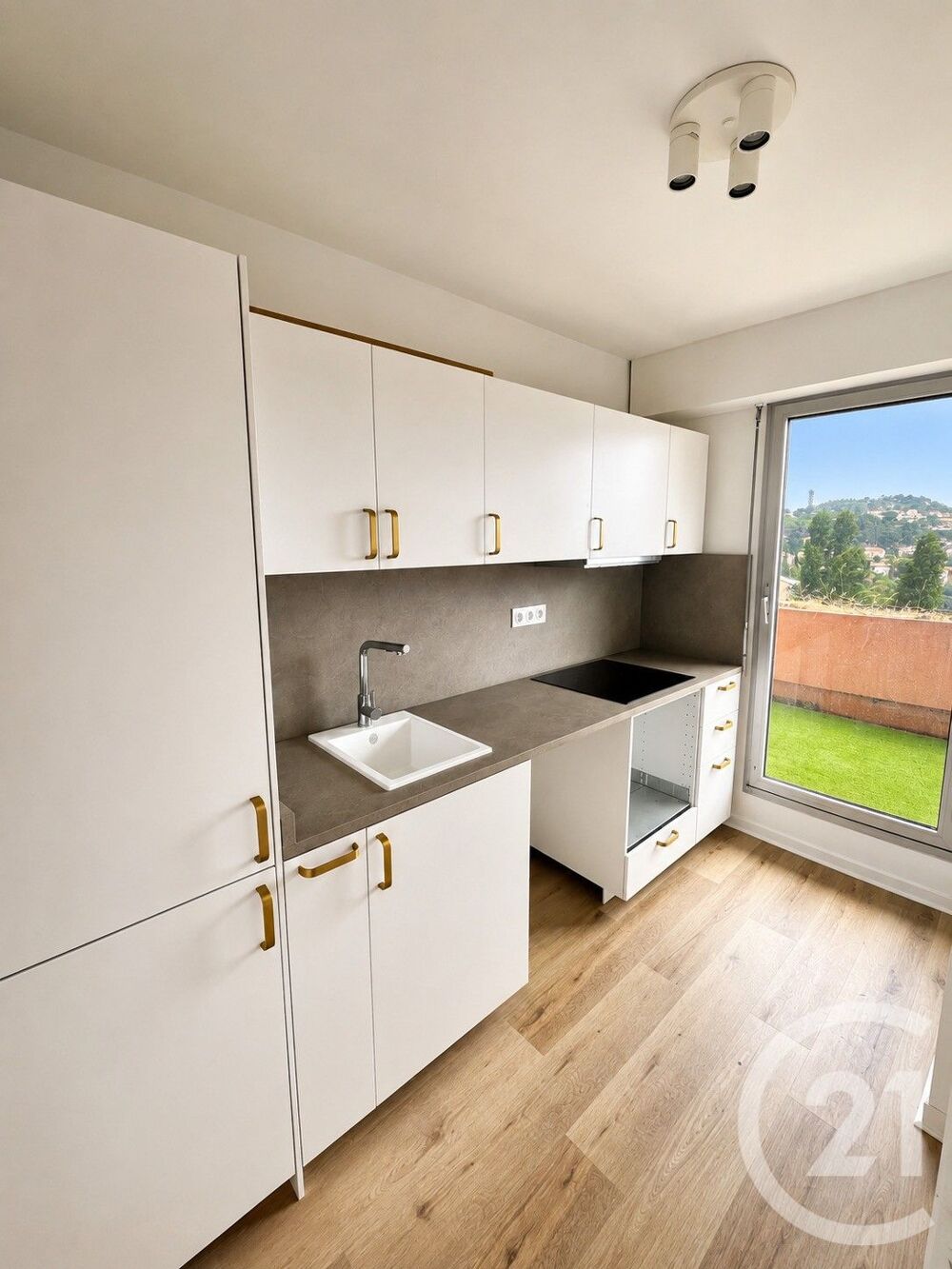 location Appartement - 2 pièce(s) - 54 m² La Turbie (06320)
