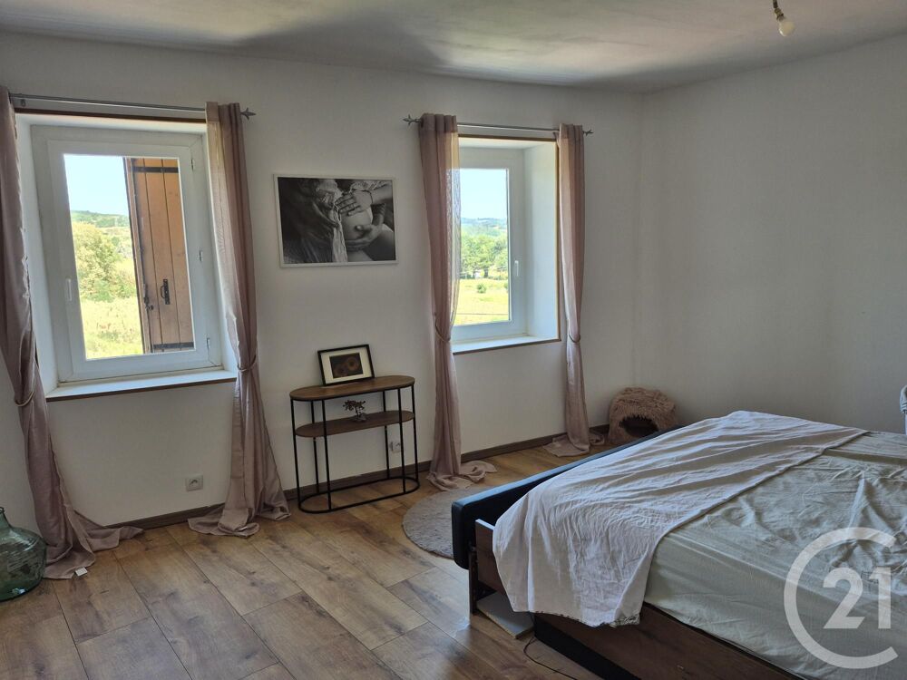 Nichée à Valdurenque, cette maison familiale de 166 m² o....