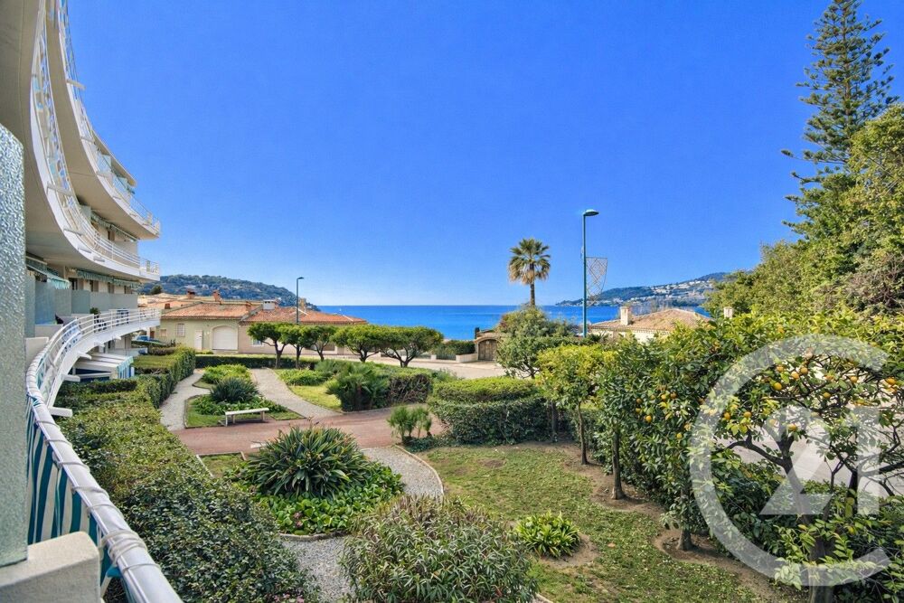 Saint-Jean-Cap-Ferrat secteur Grasseuil. Au premier....