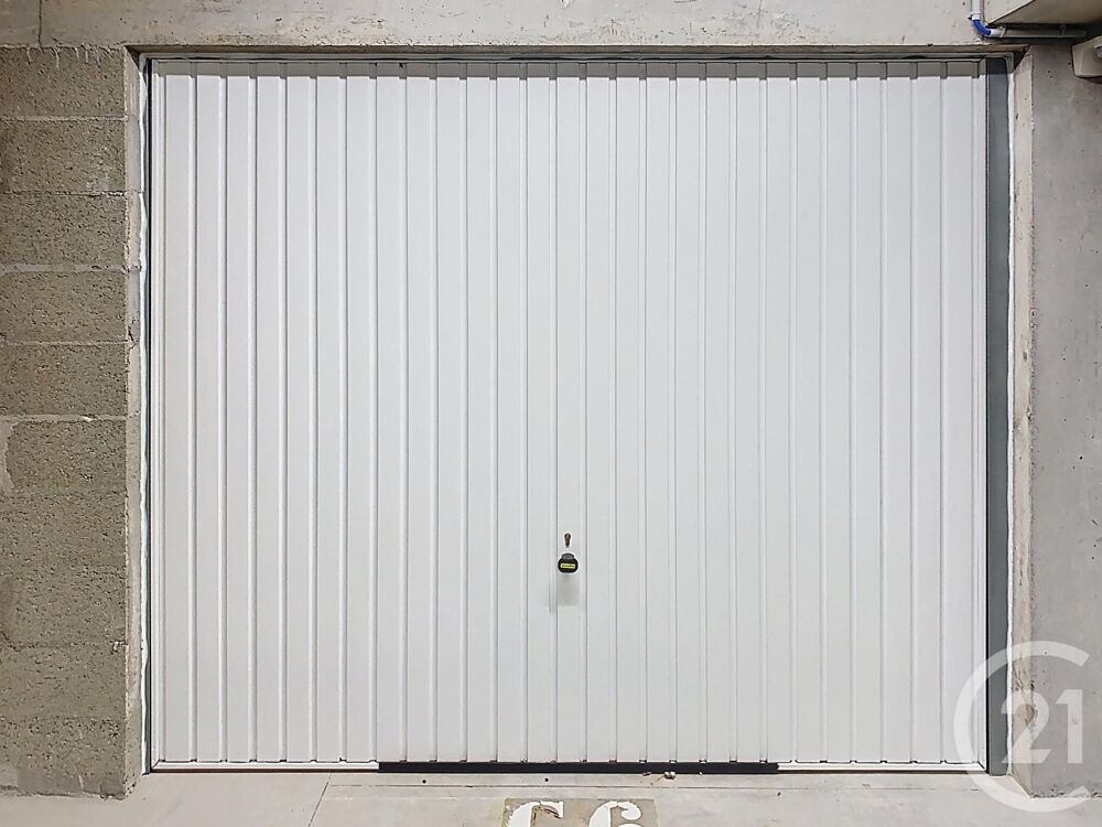 location Parking / Garage - 15 m² Saint-Jean-de-la-Ruelle (45140)