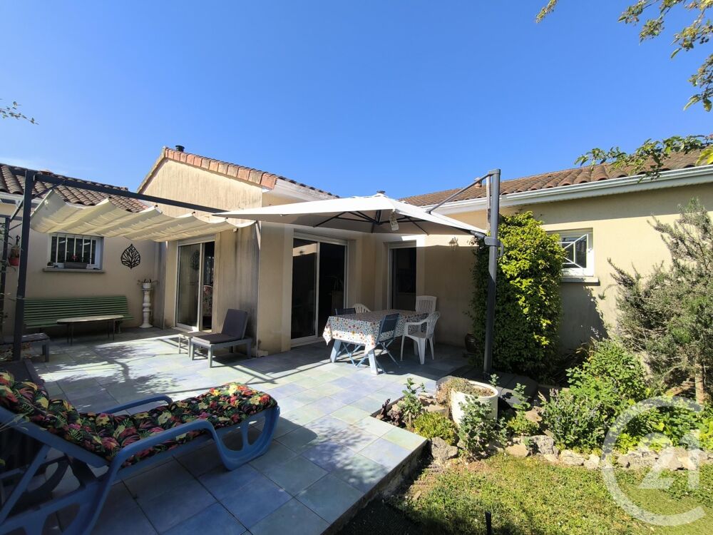 Beaucoup de Charme pour cet ensemble immobilier de plain....