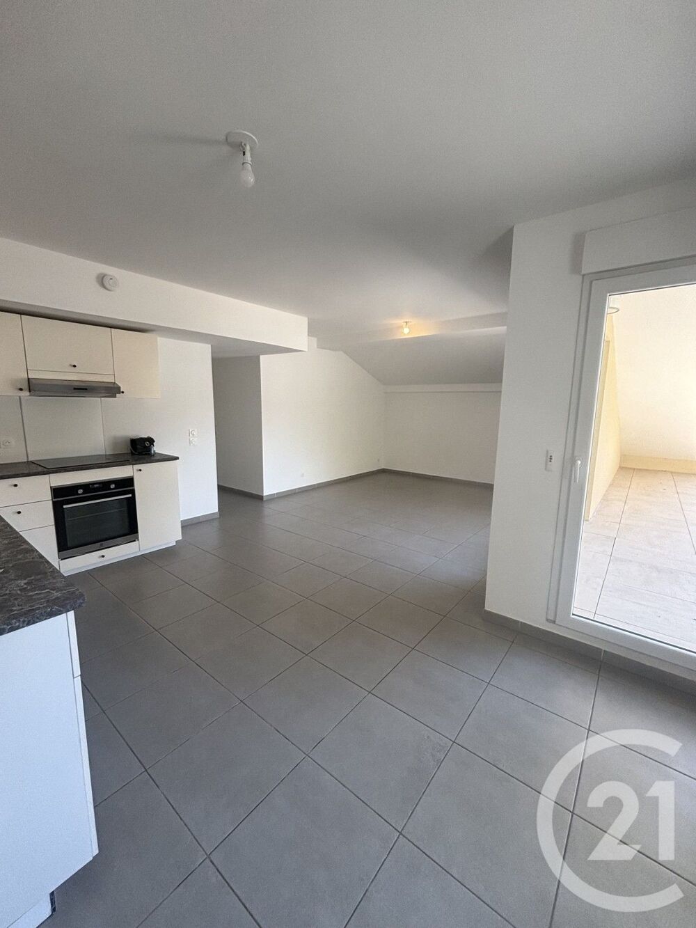 location Appartement - 3 pièce(s) - 63 m² Nice (06100)