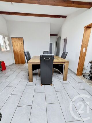  Appartement à louer 3 pièces 66 m²