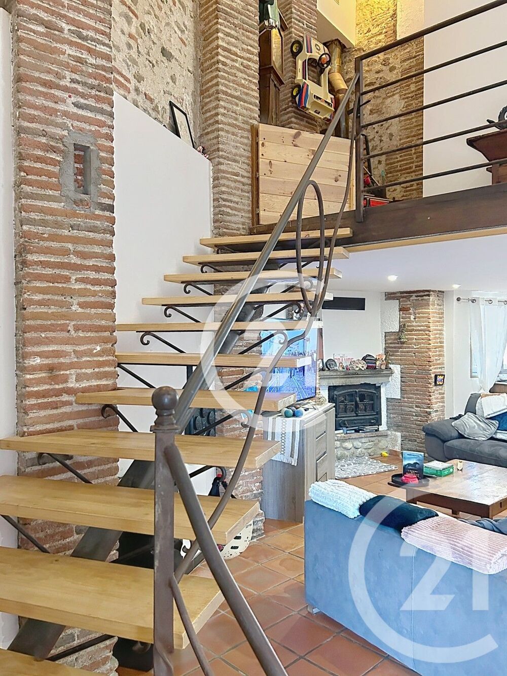 Bien ATYPIQUE à MONTESCOT, belle rénovation pour cette p....