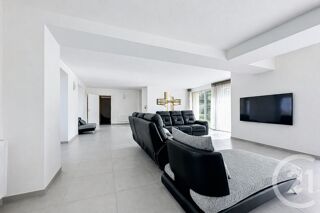  Maison à louer 5 pièces 368 m²