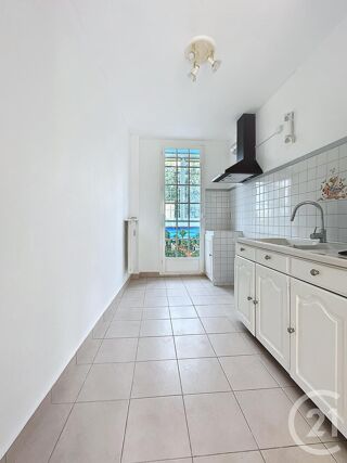  Appartement à louer 3 pièces 56 m²