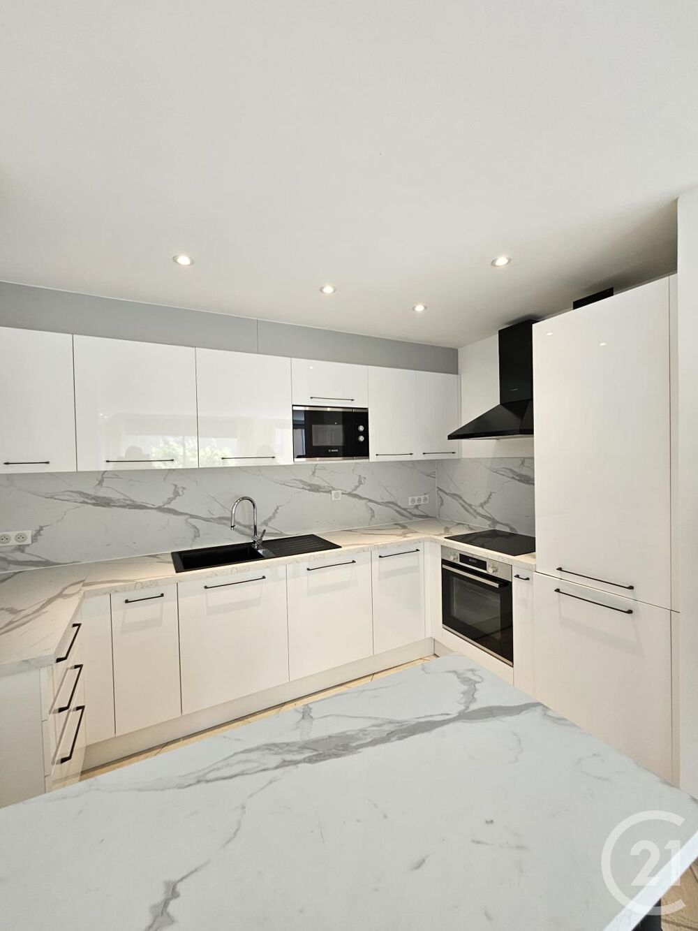 location Appartement - 3 pièce(s) - 77 m² Aix-les-Bains (73100)