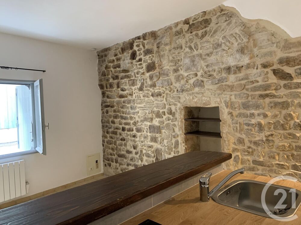 Appartement type 1 au 1 er étage d'une propriété sécuris....