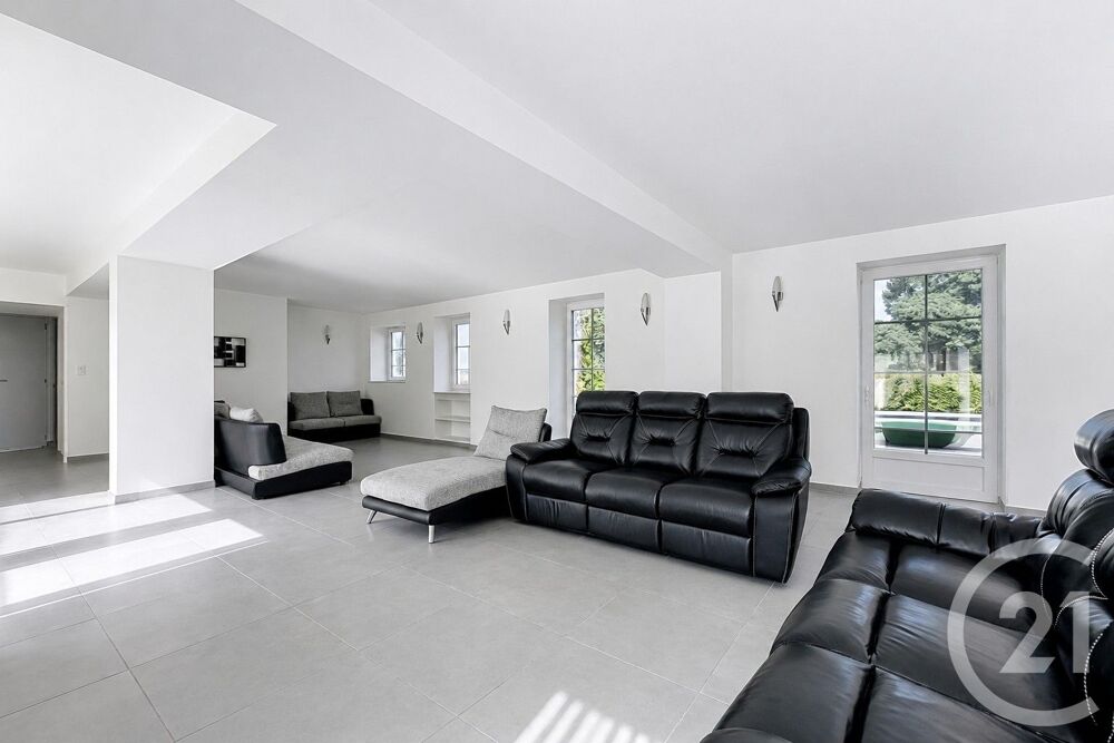 location Maison - 5 pièce(s) - 368 m² Carquefou (44470)
