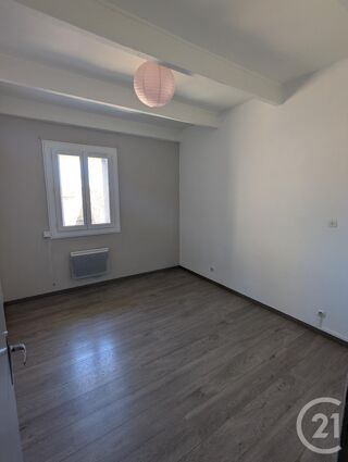  Appartement à louer 3 pièces 65 m²