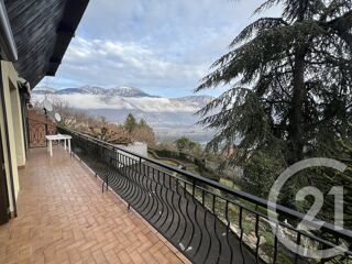  Appartement à louer 4 pièces 103 m²