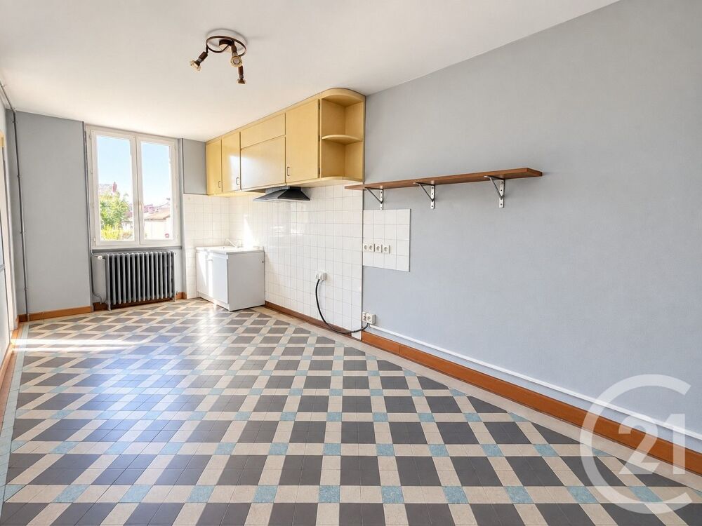 CENTURY21 LAPÉROUSE vous présente cette maison de ville ....