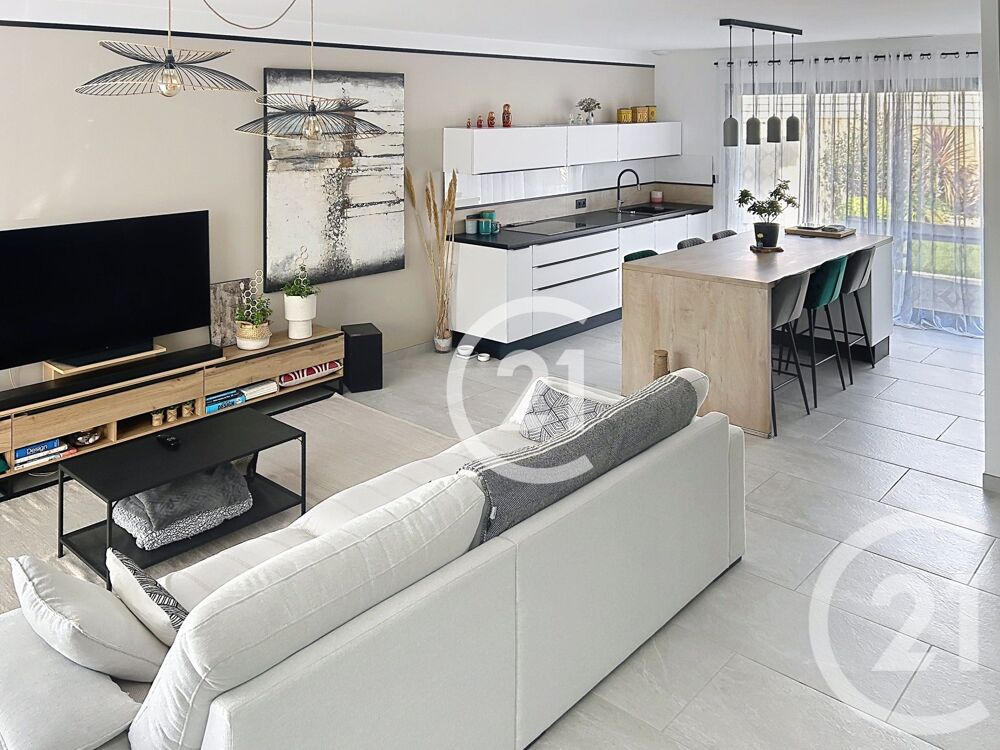 CENTURY21 vous propose de découvrir à Ortaffa, cette cha....