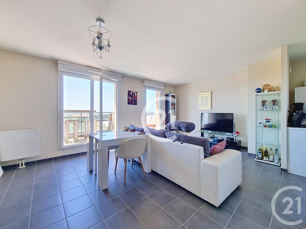- Exclusivité - à FLEURY-SUR-ORNE, grand T2 de 56m² au 3....