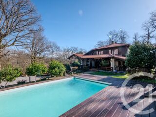  Maison à vendre 6 pièces 327 m²