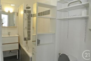  Appartement à louer 3 pièces 46 m²