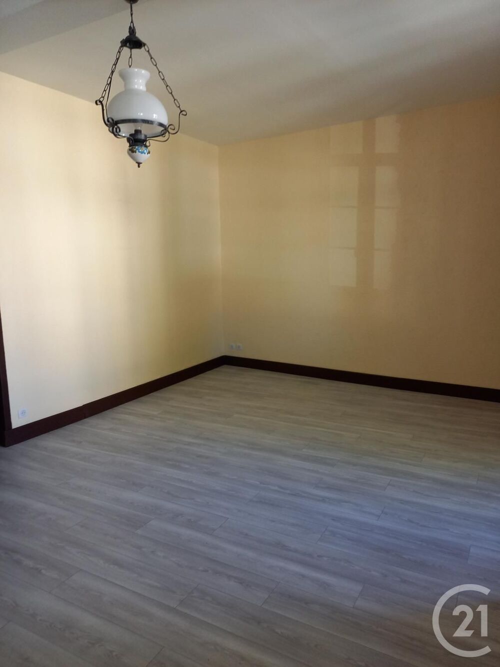 location Appartement - 3 pièce(s) - 91 m² Chalabre (11230)