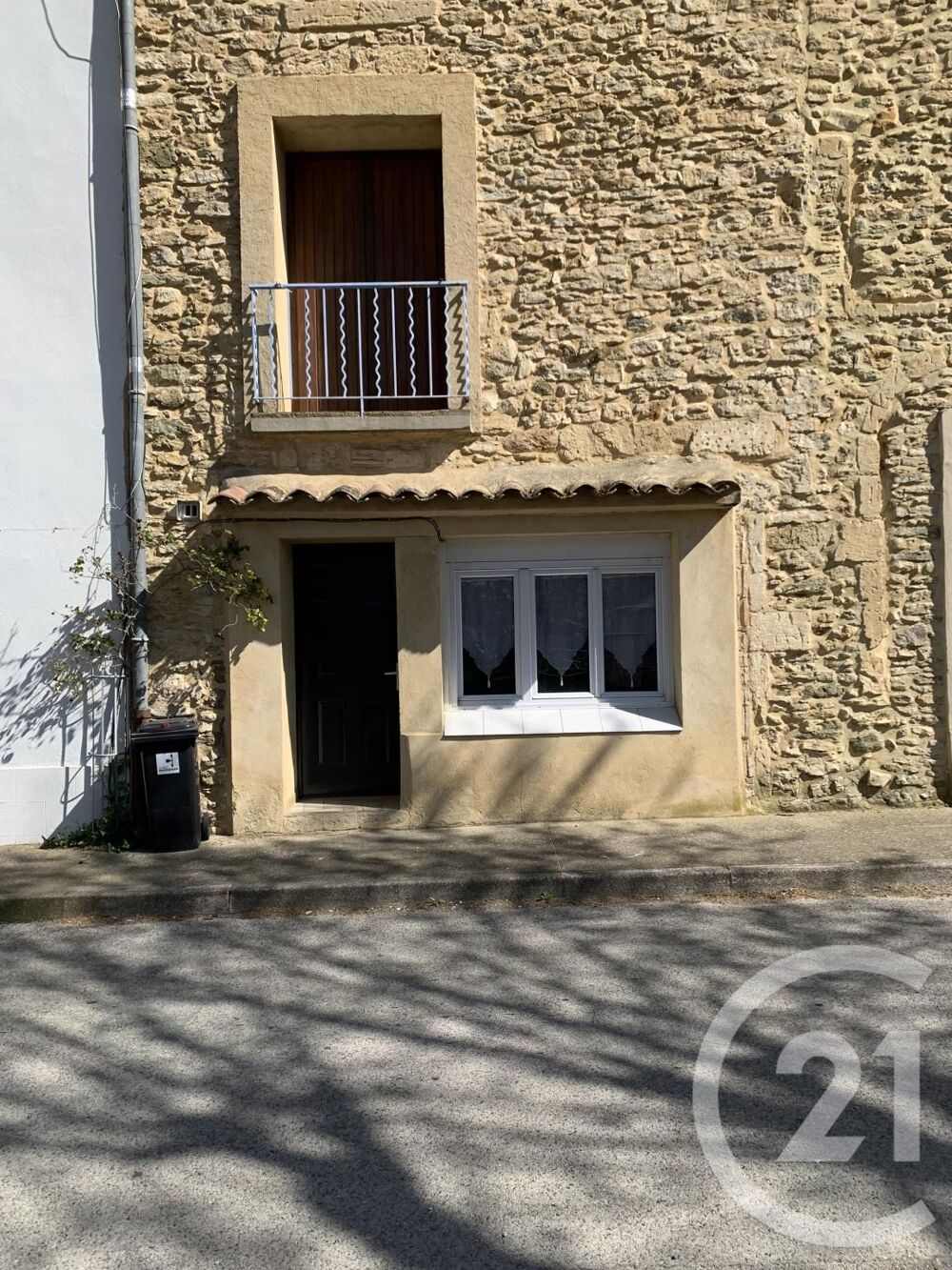 location Appartement - 1 pièce(s) - 26 m² Connaux (30330)