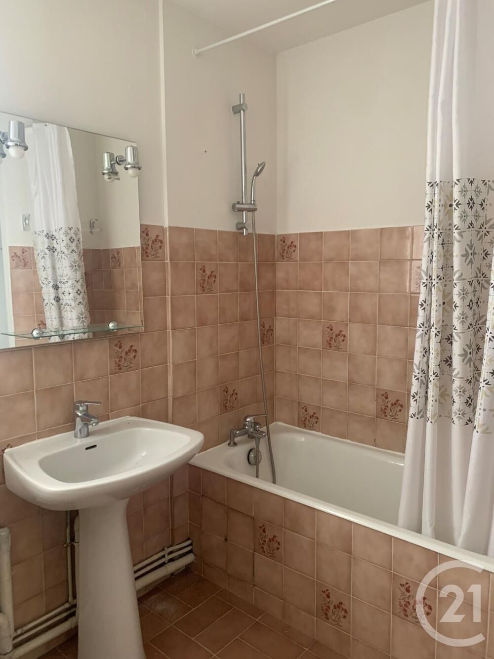 location Appartement - 1 pièce(s) - 32 m² Villeneuve-lès-Avignon (30400)