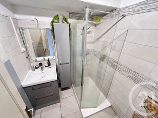  Appartement à louer 4 pièces 80 m²