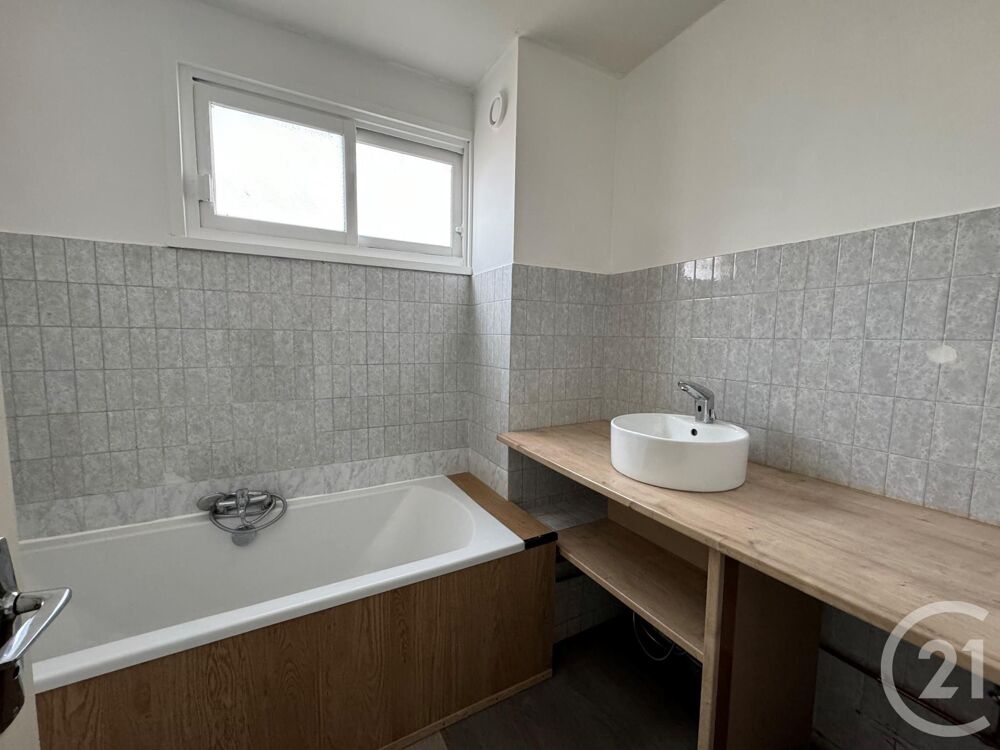 location Appartement - 3 pièce(s) - 87 m² Pamiers (09100)