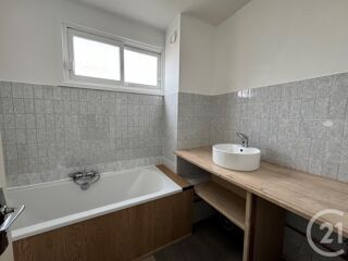  Appartement à louer 3 pièces 87 m²