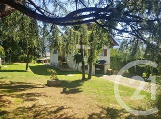  Maison  vendre 10 pices 240 m