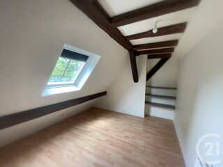  Appartement à louer 3 pièces 97 m²