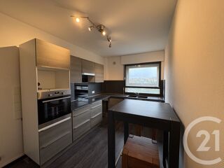  Appartement à louer 3 pièces 77 m²