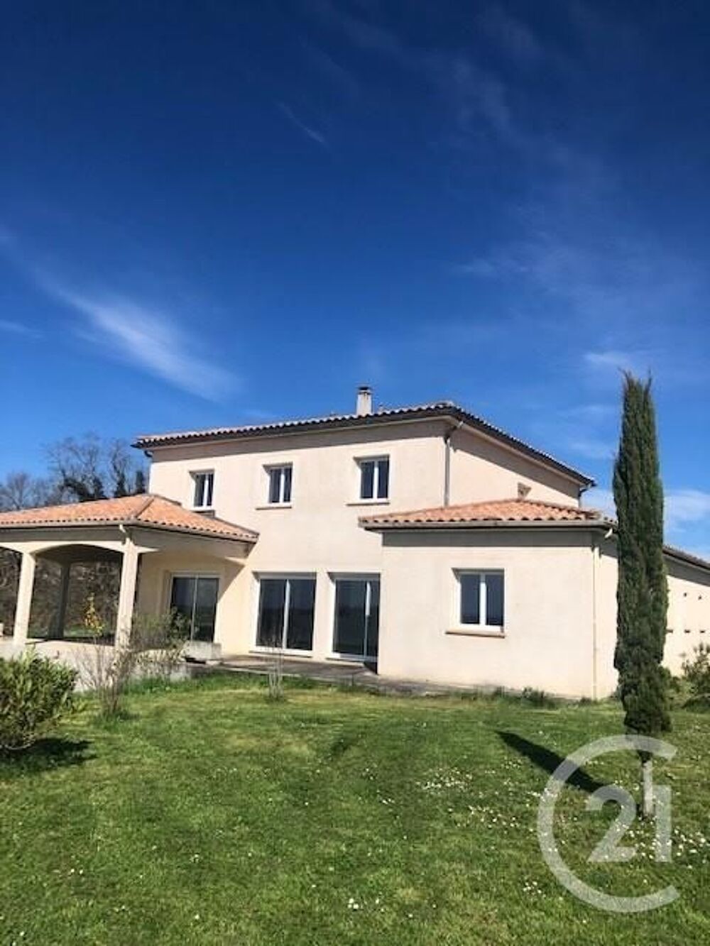 Castres, superbe villa construite en 2008 de 235 m² habi....