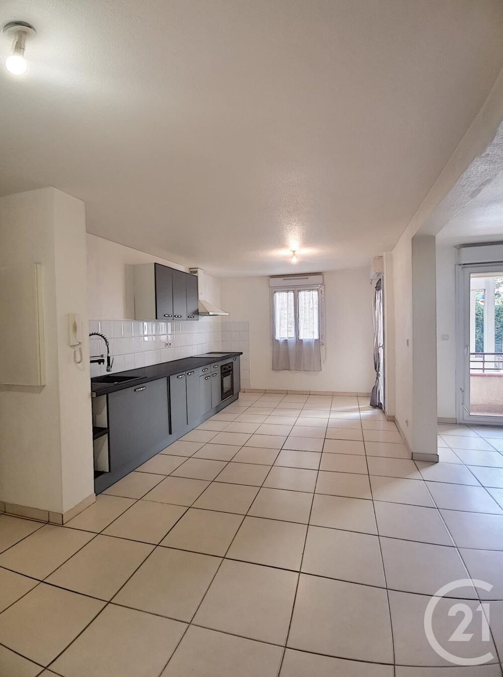 Idéalement situé dans un quartier calme de Port Vendres ....