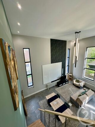  Maison à louer 7 pièces 138 m²