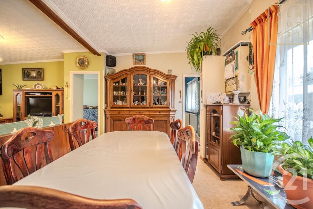 En bref : Jolie maison construite de plain-pied de ....