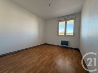  Appartement à louer 4 pièces 81 m²