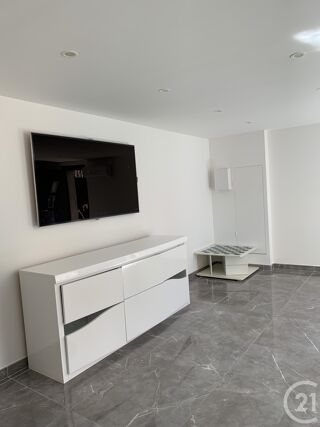  Appartement à louer 1 pièce 44 m²