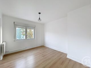  Appartement à louer 4 pièces 70 m²