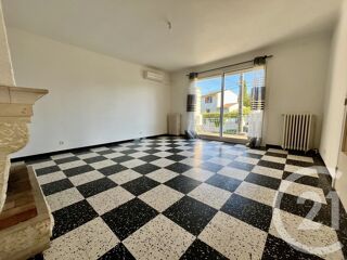  Appartement à louer 5 pièces 102 m²